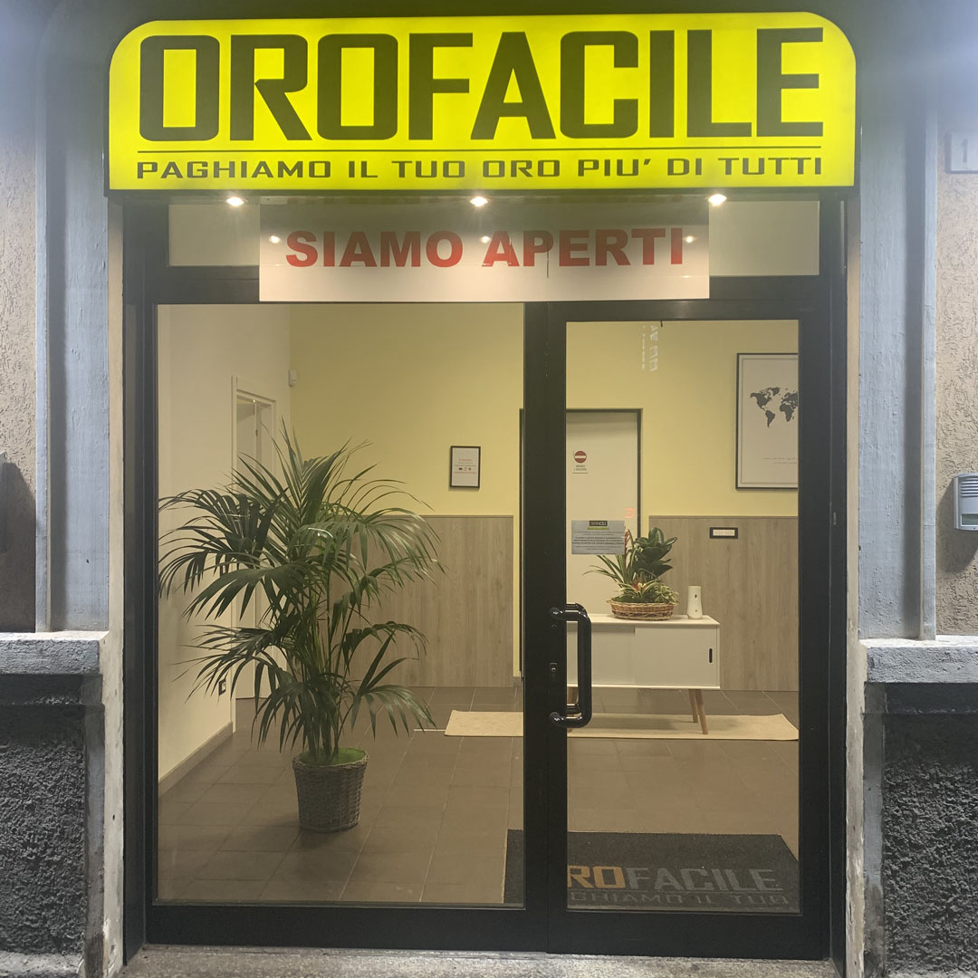 Compro oro Rho di Corso Europa, 105: ingresso negozio compro oro a Rho  vetrina principale negozio ritiro oro a Rho