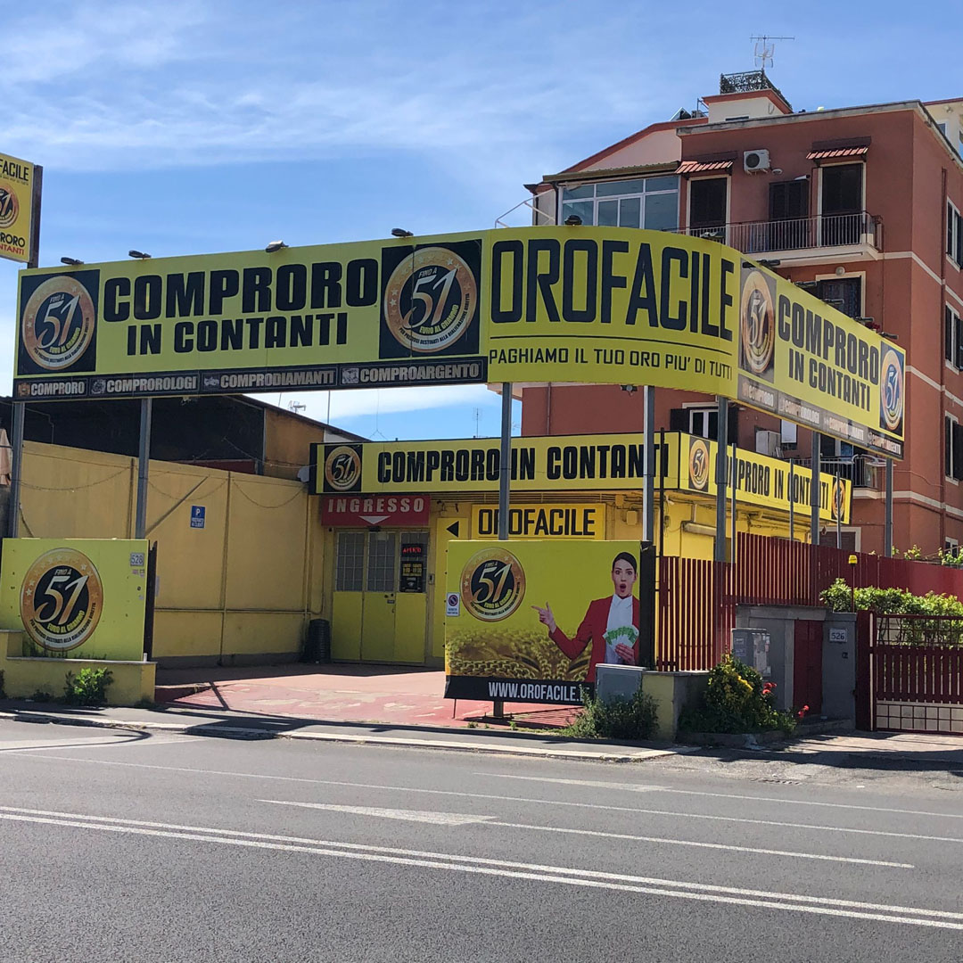 Compro oro Roma di Via Aurelia, 528: ingresso negozio compro oro a Roma  inquadratura lontana negozio acquisto oro usato a Roma