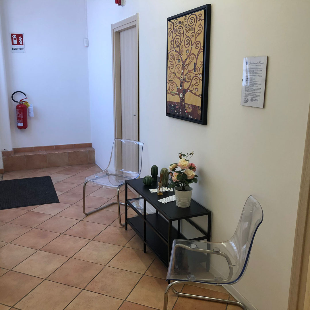 Compro oro Roma di Via Aurelia, 528: ingresso negozio compro oro a Roma  sala d'attesa negozio ritiro oro usato a Roma