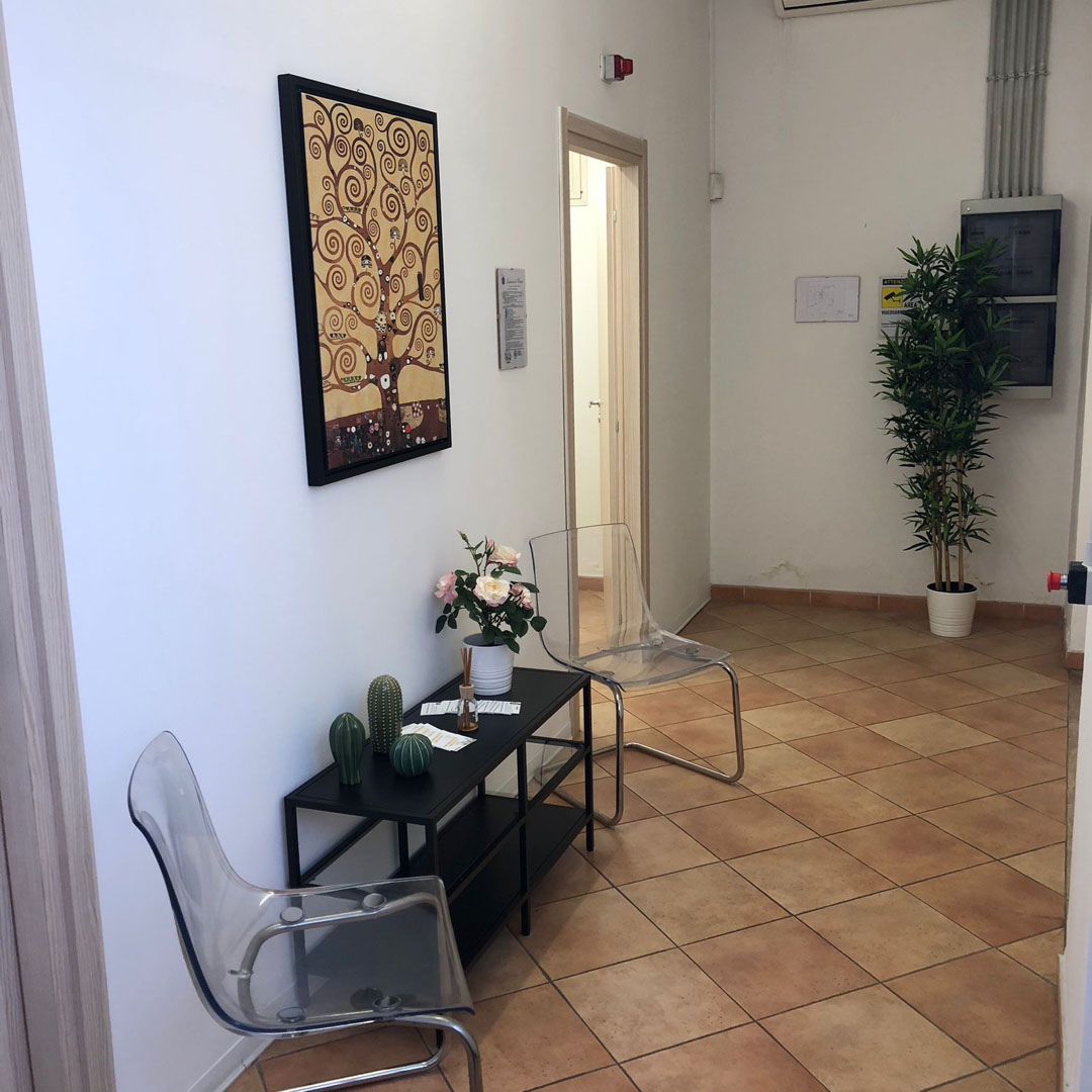 Compro oro Roma di Via Aurelia, 528: ingresso negozio compro oro a Roma  corridoio negozio ritiro oro usato a Roma