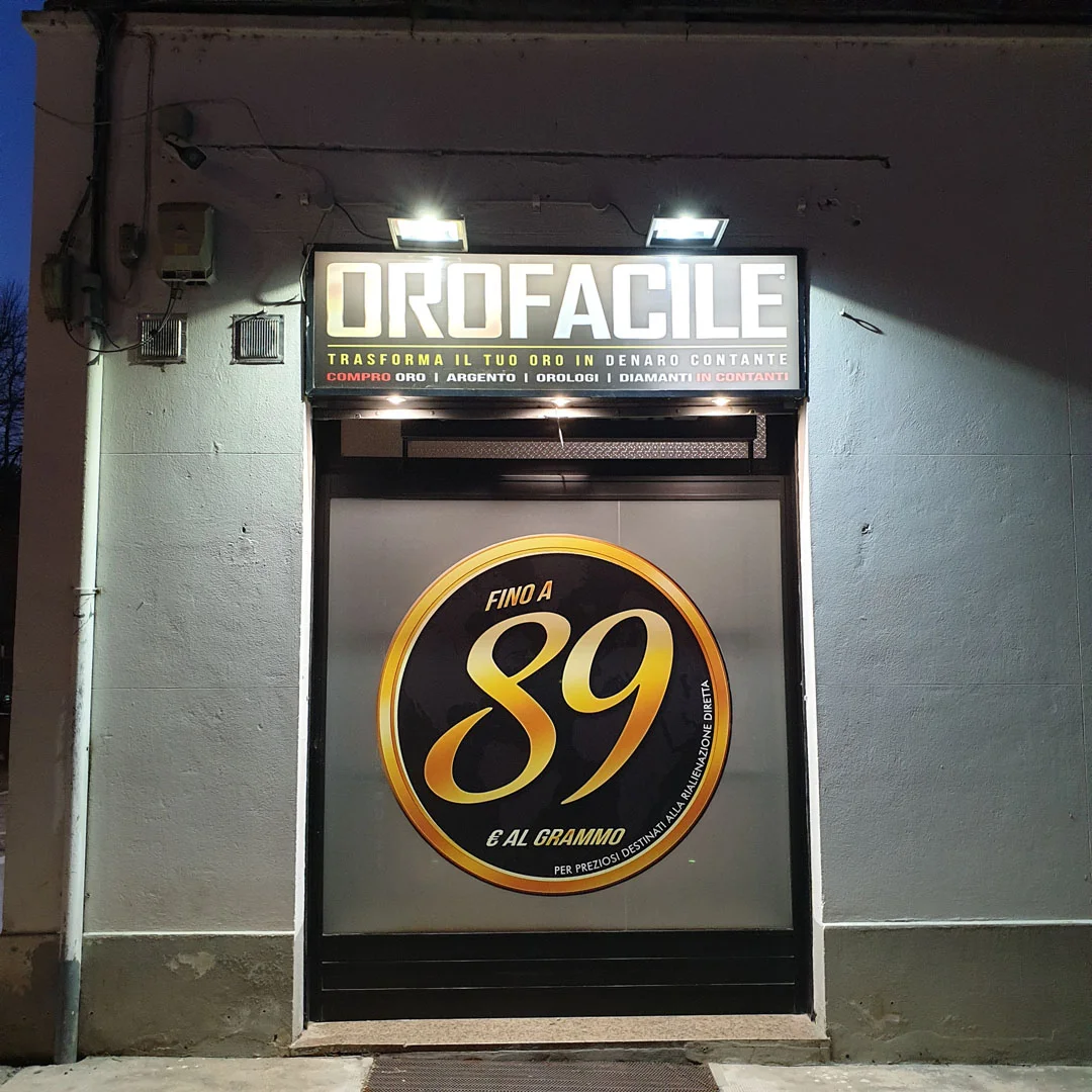 Compro oro Bologna di Via Emilia Ponente, 157: ingresso negozio compro oro a Bologna  vetrina acquisto oro usato 89€/grammo a Bologna