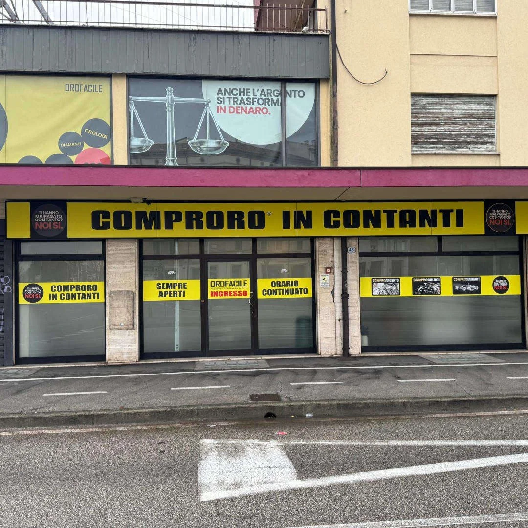 Compro oro Padova di Via Ludovico Ariosto, 48: ingresso negozio compro oro a Padova  esterno negozio ritiro oro usato a Padova