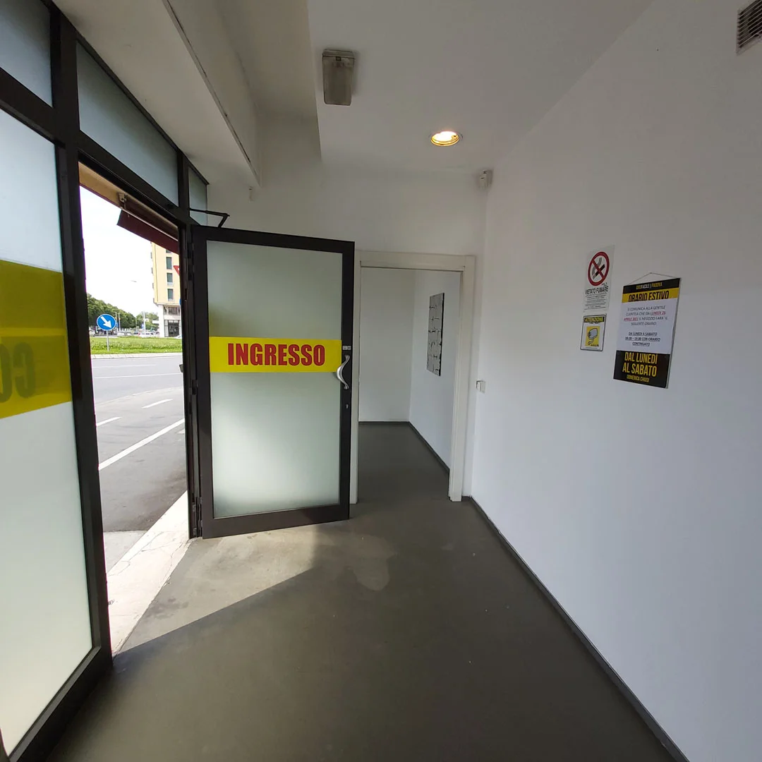 Compro oro Padova di Via Ludovico Ariosto, 48: ingresso negozio compro oro a Padova  ingresso negozio ritiro oro usato a Padova