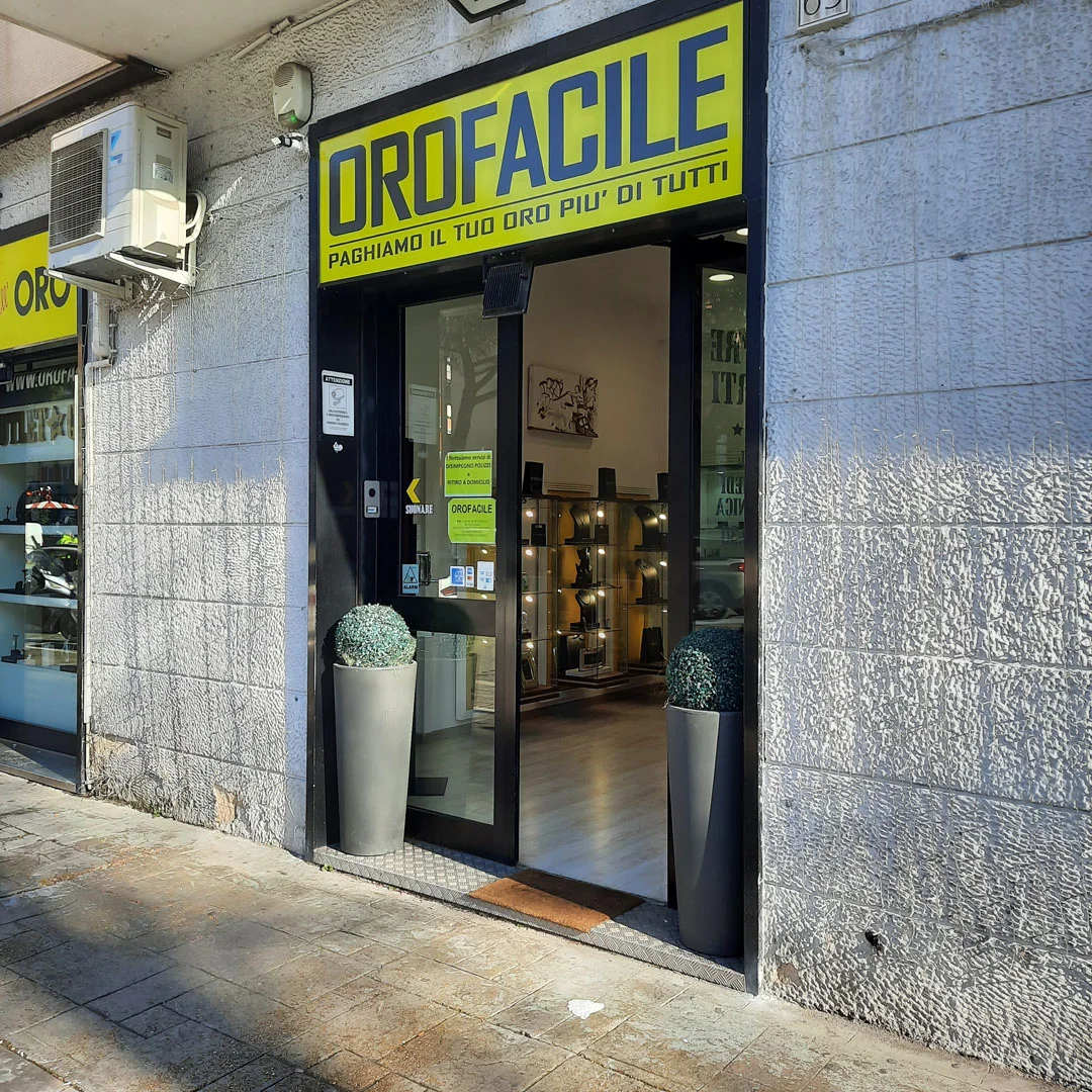 Compro oro Roma di Piazzale Enrico Dunant, 62/65: ingresso negozio compro oro a Roma  ingresso negozio acquisto oro usato a Roma