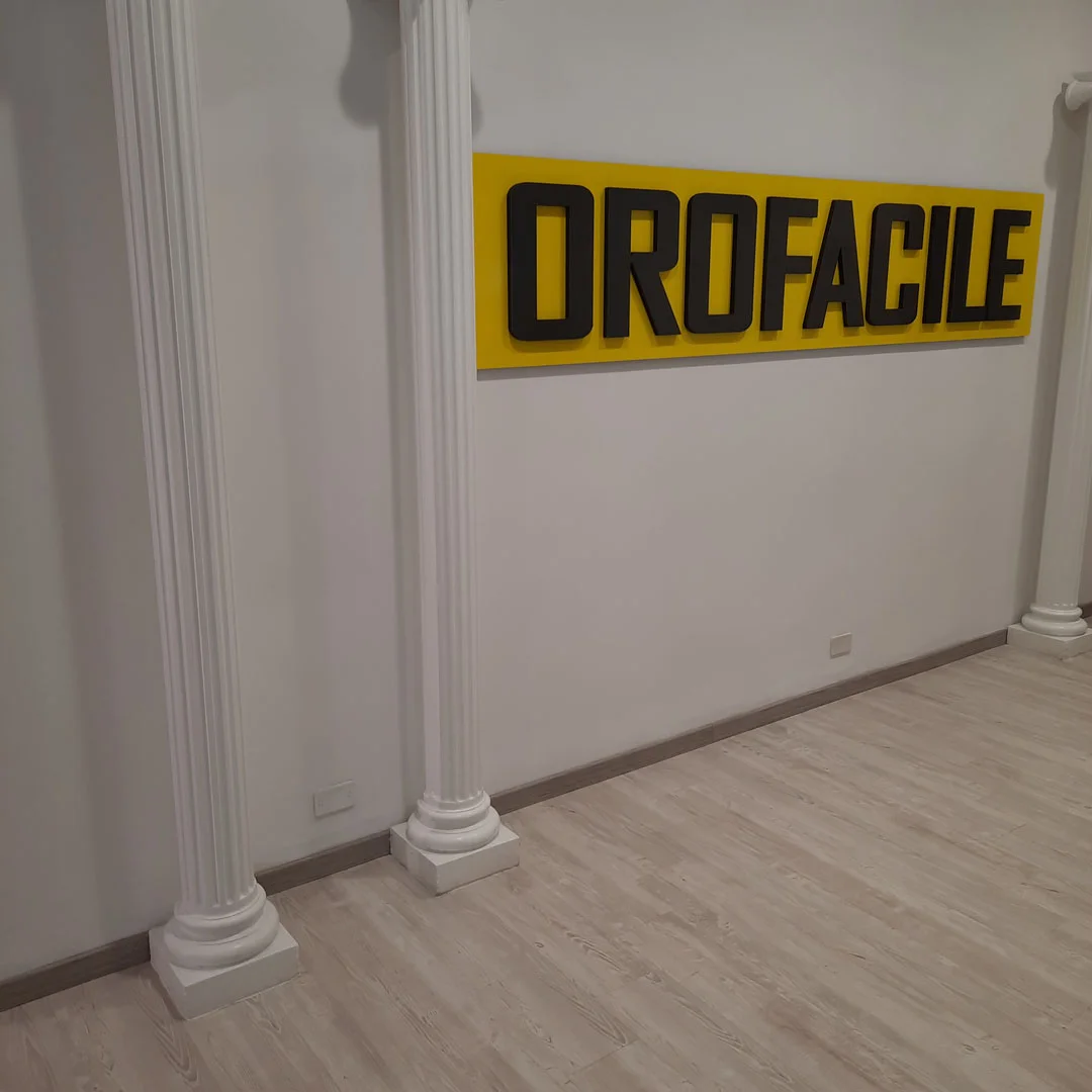 Compro oro Roma di Piazzale Enrico Dunant, 62/65: ingresso negozio compro oro a Roma  dettaglio logo Orofacile