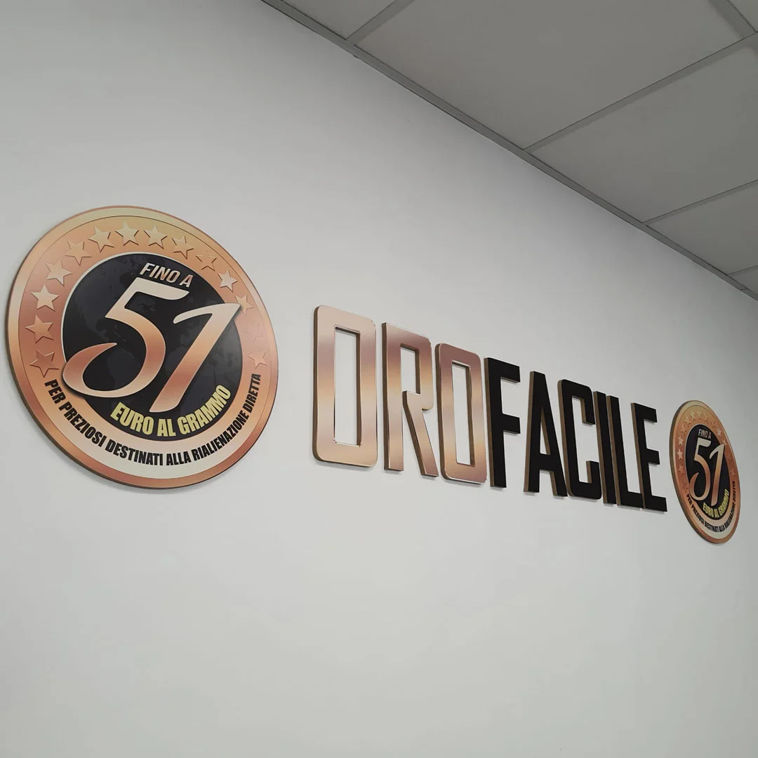 Compro oro Roma di Via Tuscolana, 309: ingresso negozio compro oro a Roma  dettaglio logo Orofacile a Roma